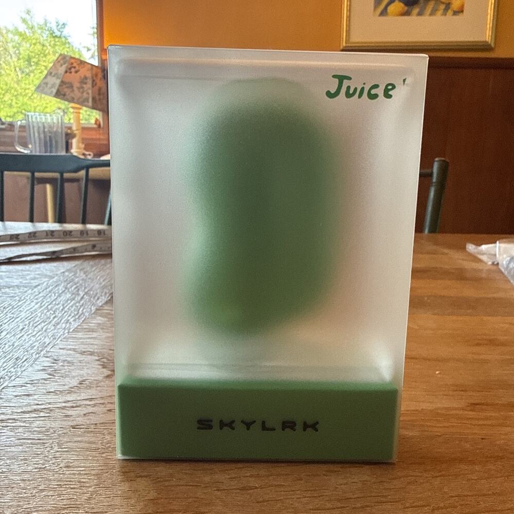 Justin Bieber SKYLRK Juice I Magsafe Powder Power Bank Brand New - Green